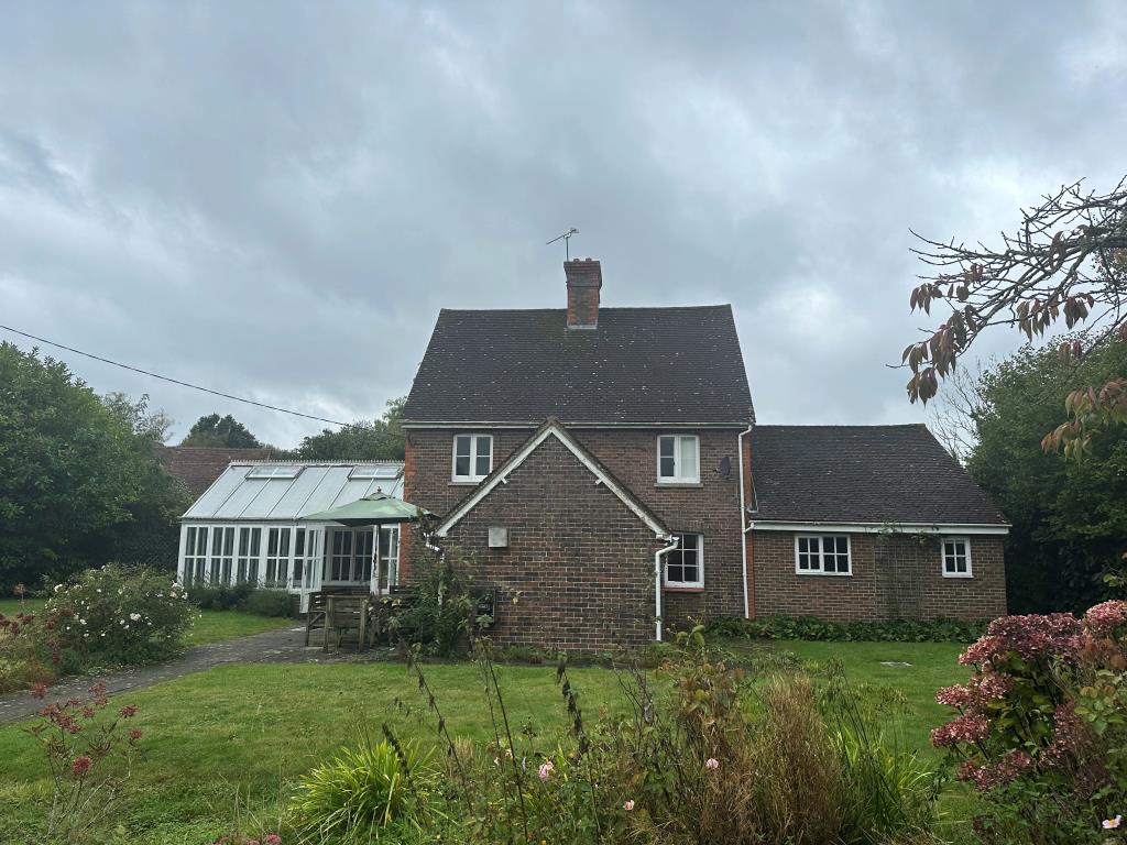 Lot: 70 - DETACHED HOUSE FOR REFURBISHMENT - Rear of detached red brick cottage